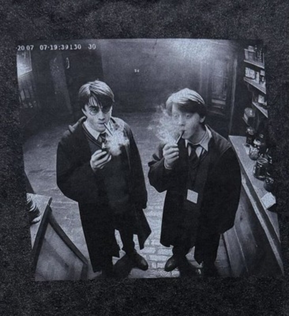 Harry Potter Harry & Ron Dark Scene Smoking T Faded Black L Graphic On Back